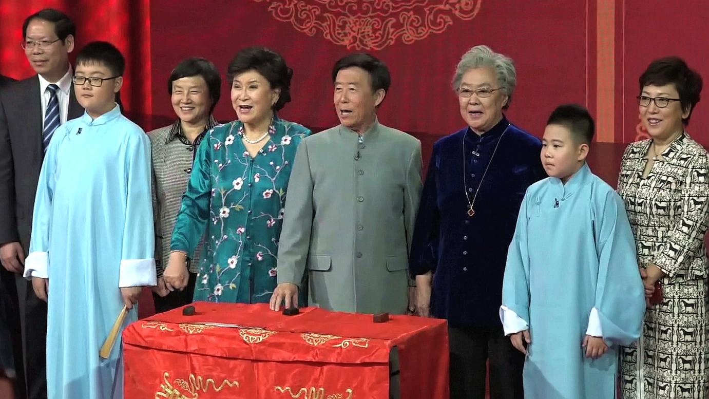 刘兰芳 田连元 连丽如齐聚《北京评书大会》 传承评书信心足_北京时间