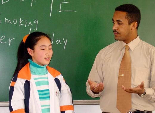 读书时总说我是中国人,不想学英语的学生,现