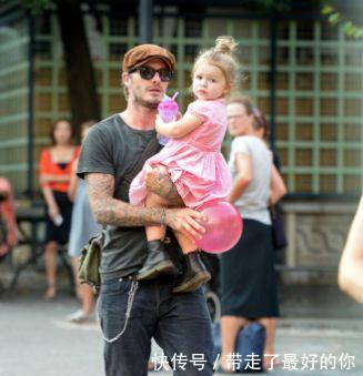 贝嫂对孩子真够狠,为时尚让7岁贝小七穿高跟鞋