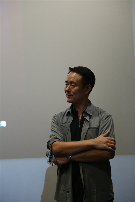 电影《七天》讲述了刘真君饰演的女刑警在追击李涛亮饰演的男匪徒时