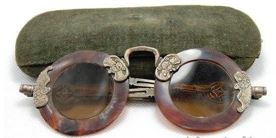 穿汉服戴眼镜,被说不伦不类,看祖先们如何实力