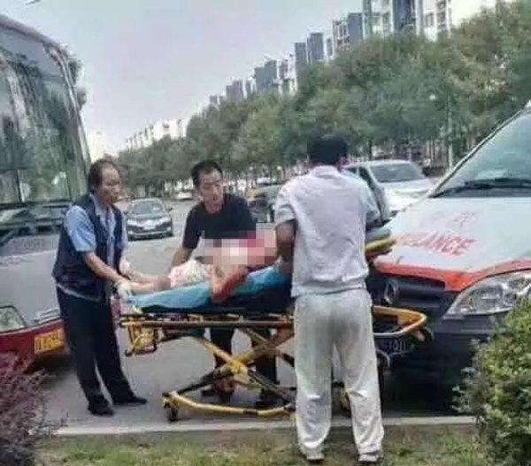 猥亵女生的地铁 猥亵女生的地铁