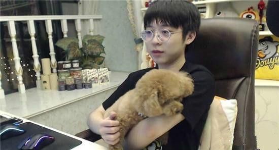 嗨氏不能直播王者荣耀被斗鱼安排,直播回应疑