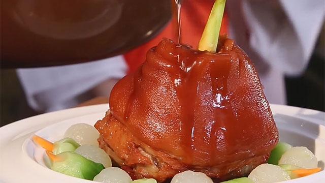 红楼美食最“硬”菜 火腿炖肘子