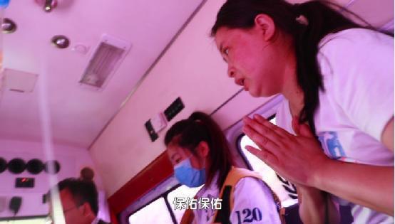 现场直击肝移植手术全过程 老父冒险捐肝救女
