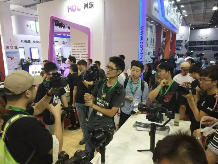 智云新品出炉 可以跟焦的稳定器云鹤2