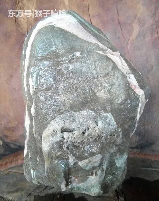 在农村捡到的脏石头,可别乱扔,一不小心就发财了