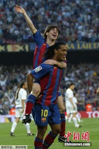 小罗挂靴 足球世界的最后一位舞者退场?