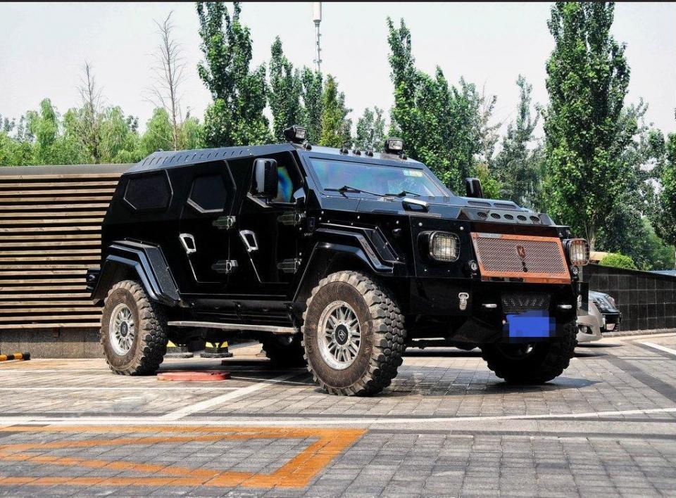 征服骑士xv,史上最豪华民用装甲suv,内饰奢侈外表粗犷!