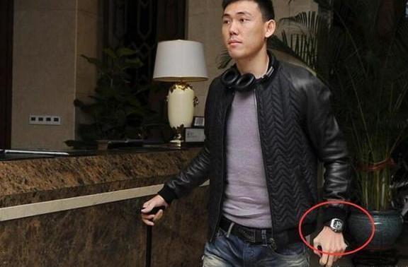 看看国足队员们戴的手表有多奢华 郑智这块表