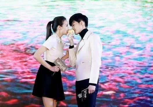 张翰张钧宁同时公布恋情,网友:早就猜到了,他这