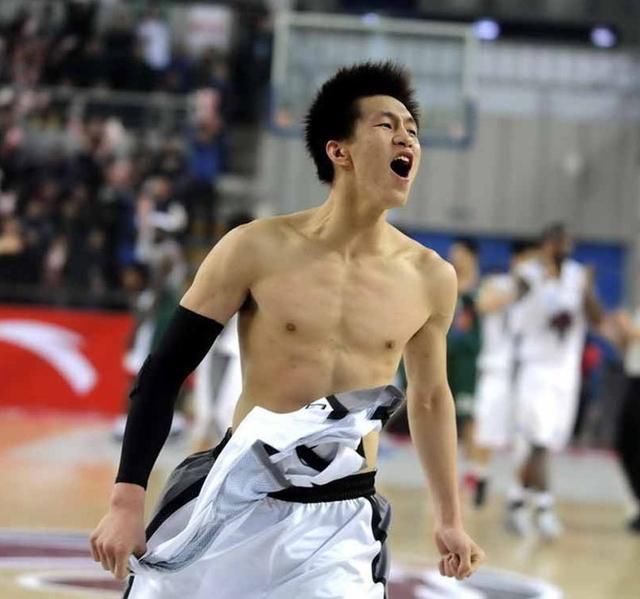 首位签约Air Jordan亚洲运动员 中国篮球现役后