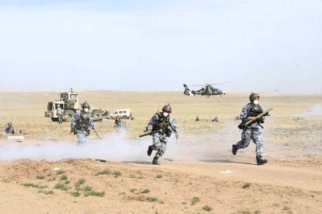 朱日和草原狼,中国第一蓝军臂章曝光,红军为何