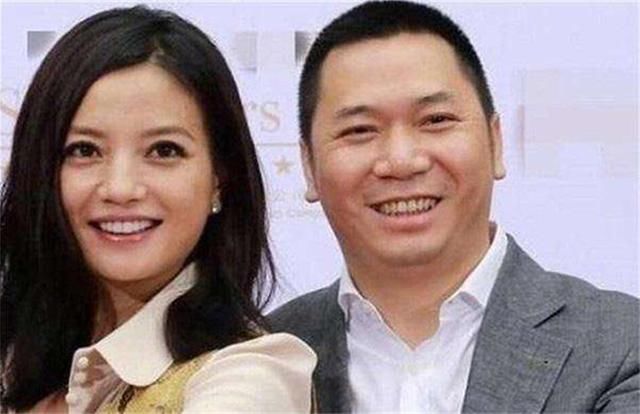 卓伟爆料赵薇背后的势力,曝光赵薇夫妇遭处罚