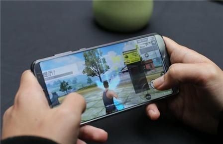 吃鸡游戏,华为荣耀GPU Turbo机型全部花屏,