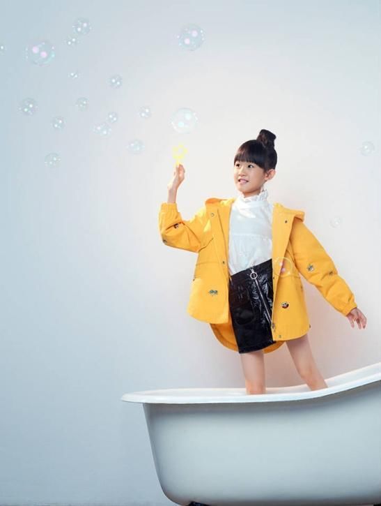 陆毅晒鲍蕾母女三人超美写真并想加入,网友帮