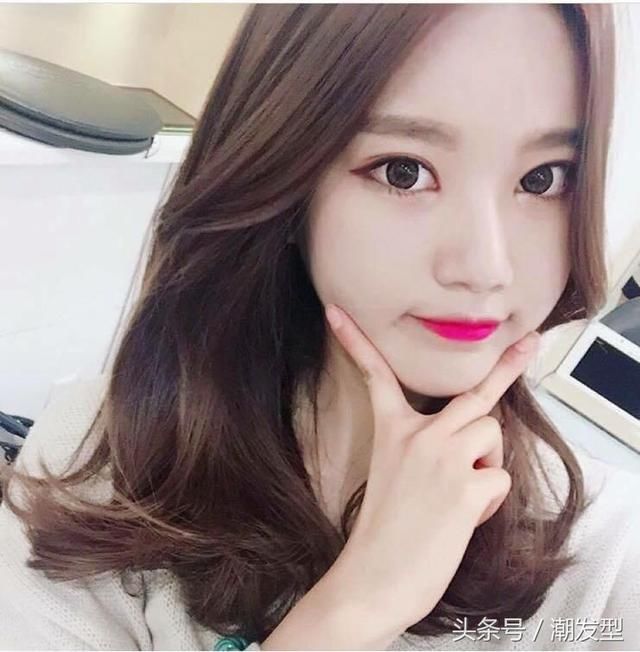 13款适合圆脸女生的中长发发型,大圆脸做这几