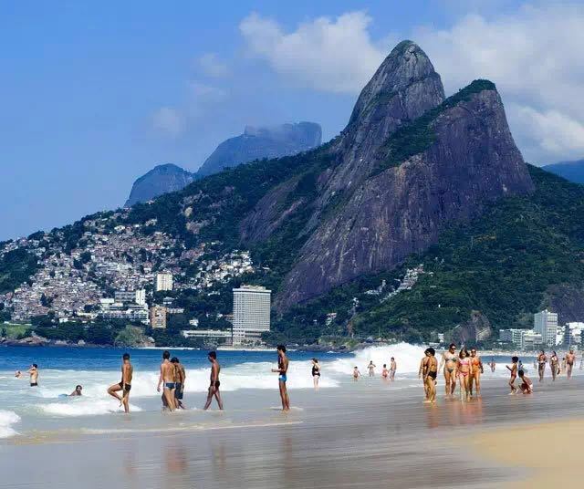 资料图:巴西海滩