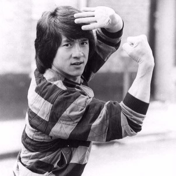 明星也是个高危行业,李连杰经纪人被打死,成龙