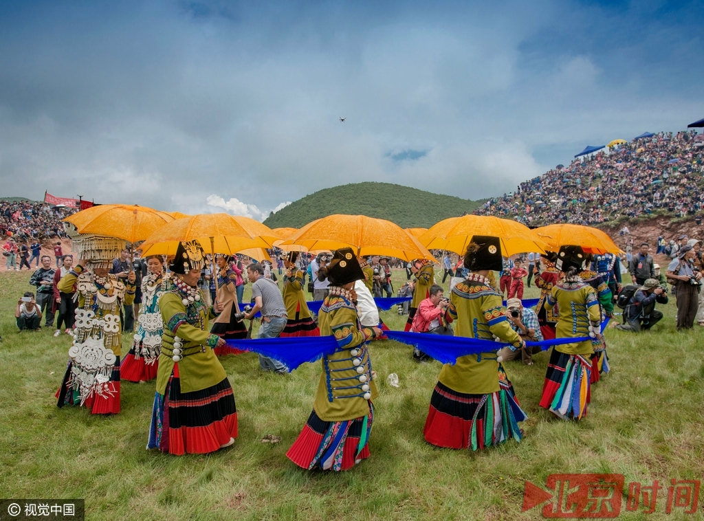 火把节是彝族人民最隆重的传统节日，被誉为“中国民族风情第一节”，凉山彝族国际火把节已成为具有一定国内国际影响力的文化节、旅游节、招商节，成为展示凉山独特魅力的重要窗口、促进交流合作的重要平台。