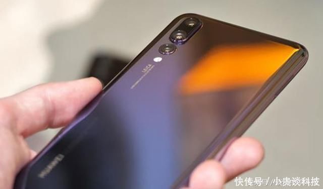 给你4500元,买华为P20还是iPhone8? 网友说出