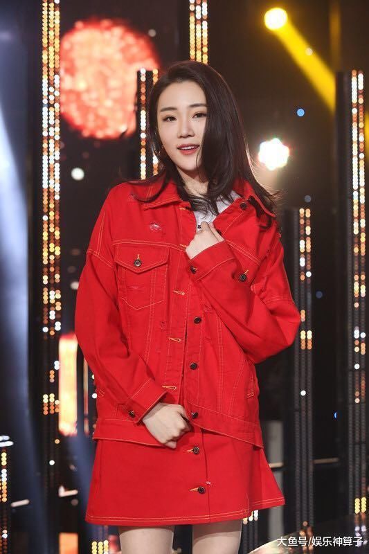 盈遇偶像难掩少女心 《声临其境》现场拜师王