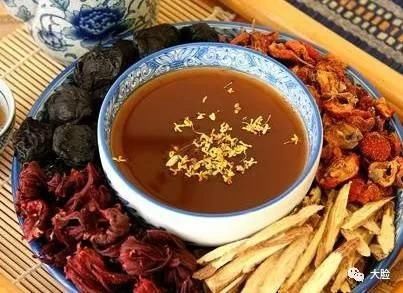 脚气是湿不是病!紫苏叶泡脚,茯苓汤内补,排出湿