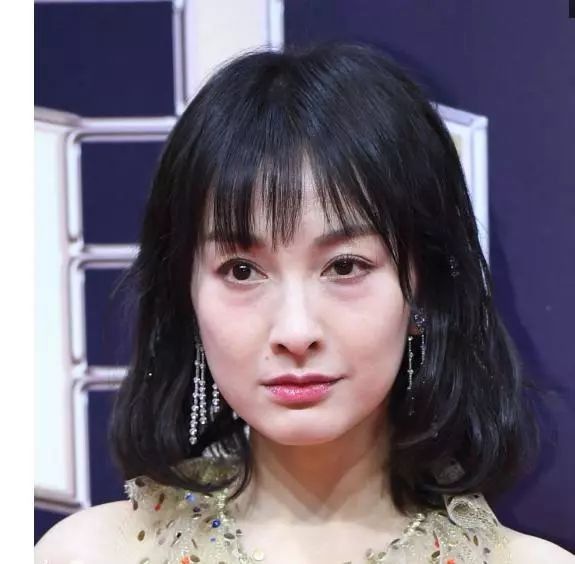 微博之夜众女星未PS照片曝光,网友:baby背上的