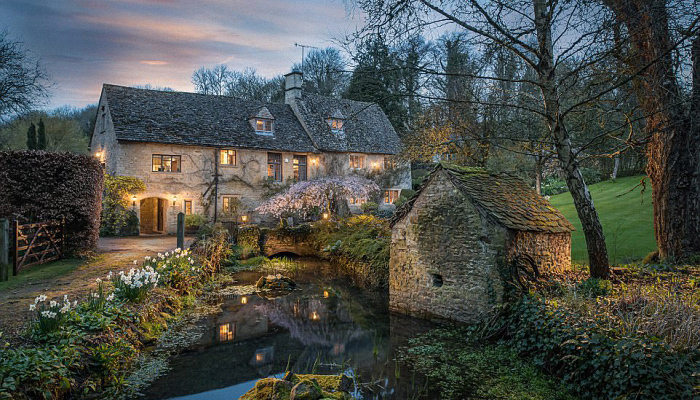 英国科茨沃尔德的童话屋,买下童话梦人均不到千元-北京时间