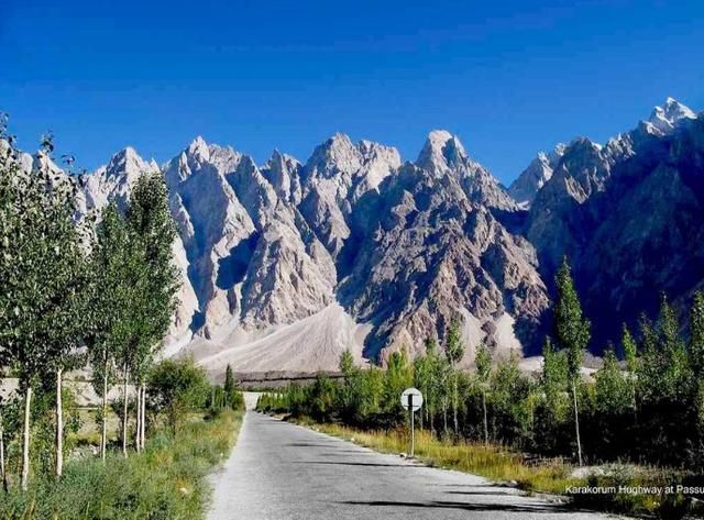 中国一老铁国家归还我们五千平方公里土地,旁