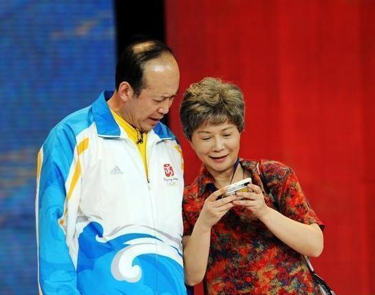 62歲郭達老婆近照曝光, 現任老婆居然是她, 倪萍是他初戀女友