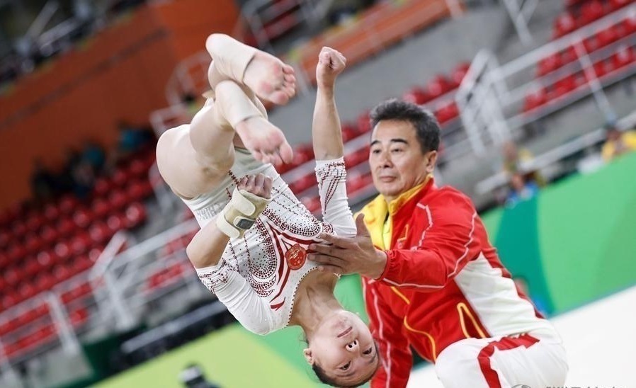 组图-中国体操队积极备战 全队苦练不懈怠 组图-中国体操队积极备战 全队苦练不懈怠