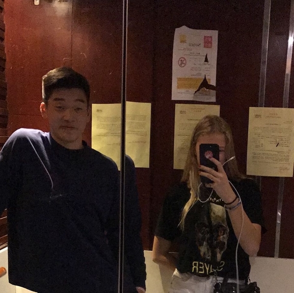 林依轮老婆晒照 不小心曝光了14岁儿子林子轩的外国女友(2)