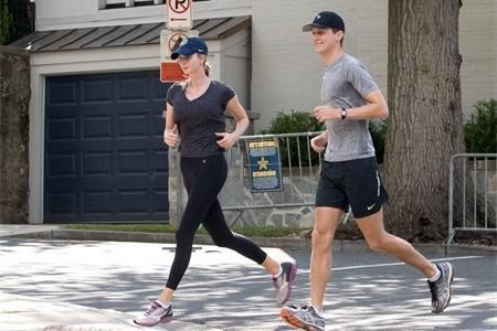 谈对象后变胖,除了吃饭逛街,还可以一起去健身