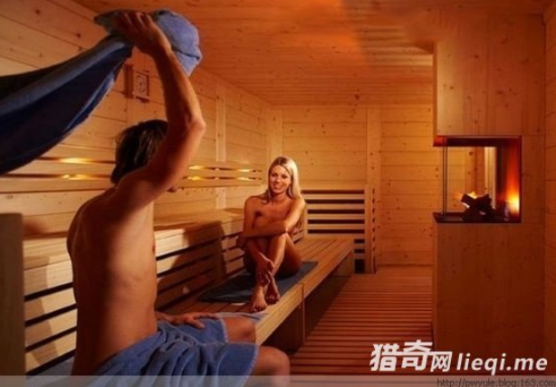 只有两个人在聊天