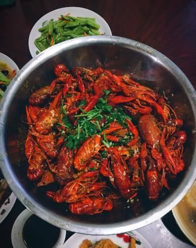 好吃美味的蒜香小龙虾的做法