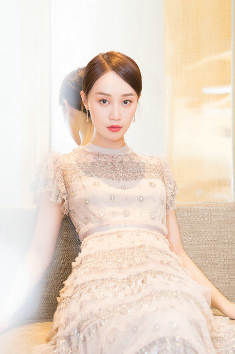 伟德bv1946官网-月度最美写线月刊：刘诗诗baby殷桃气质优雅周冬雨挑战大尺度性感妩媚