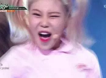 韩国女团成员被喷长得丑!亲哥霸气回应!真羡慕