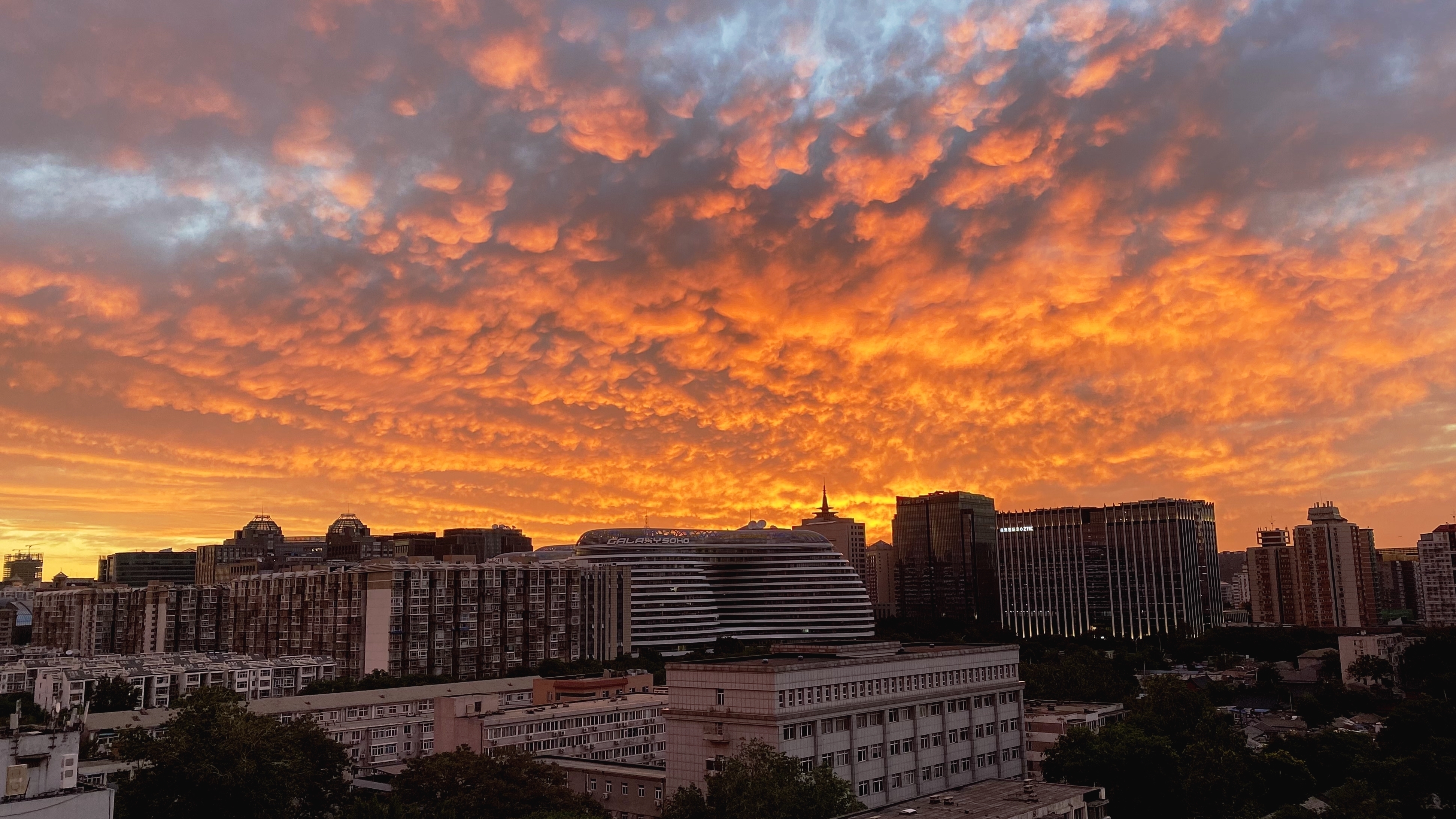红满天！北京今晨现绝美朝霞 错过的朋友看过来