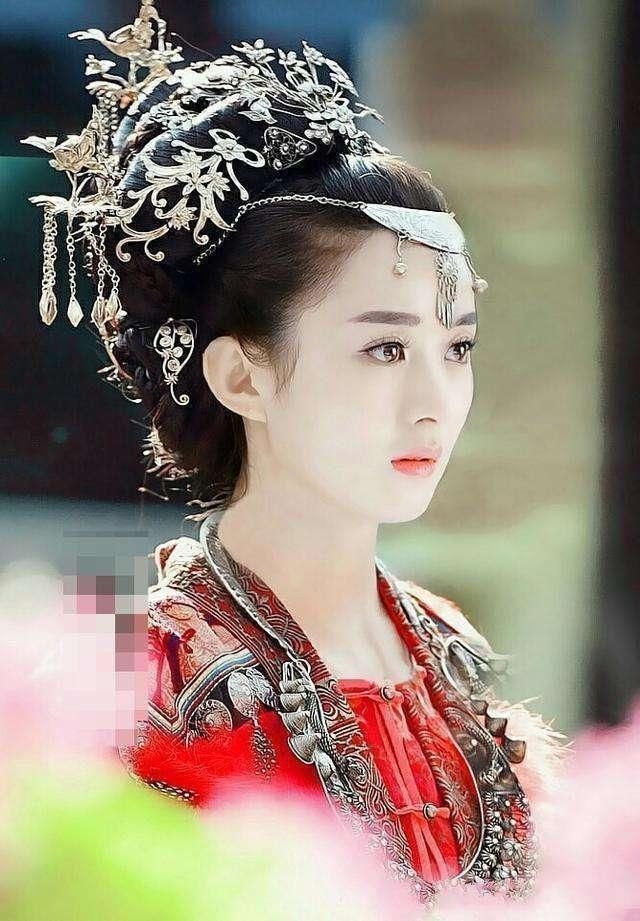 赵丽颖新戏《法医狂妃》男主却是17岁的吴磊