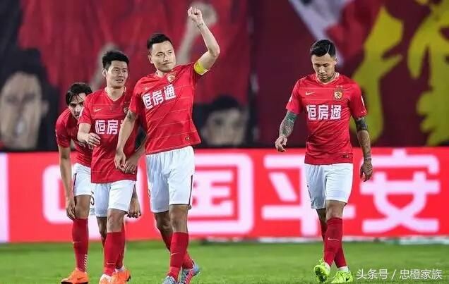 中超球迷会真任性!拉横幅球迷被开除,恒大为何