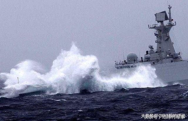 12级台风破坏力惊人 但中国海军新一代驱护舰