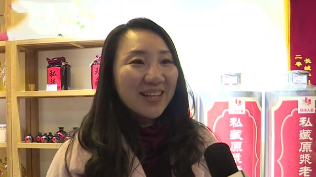 北京怀柔：红螺寺祈福游园年味浓