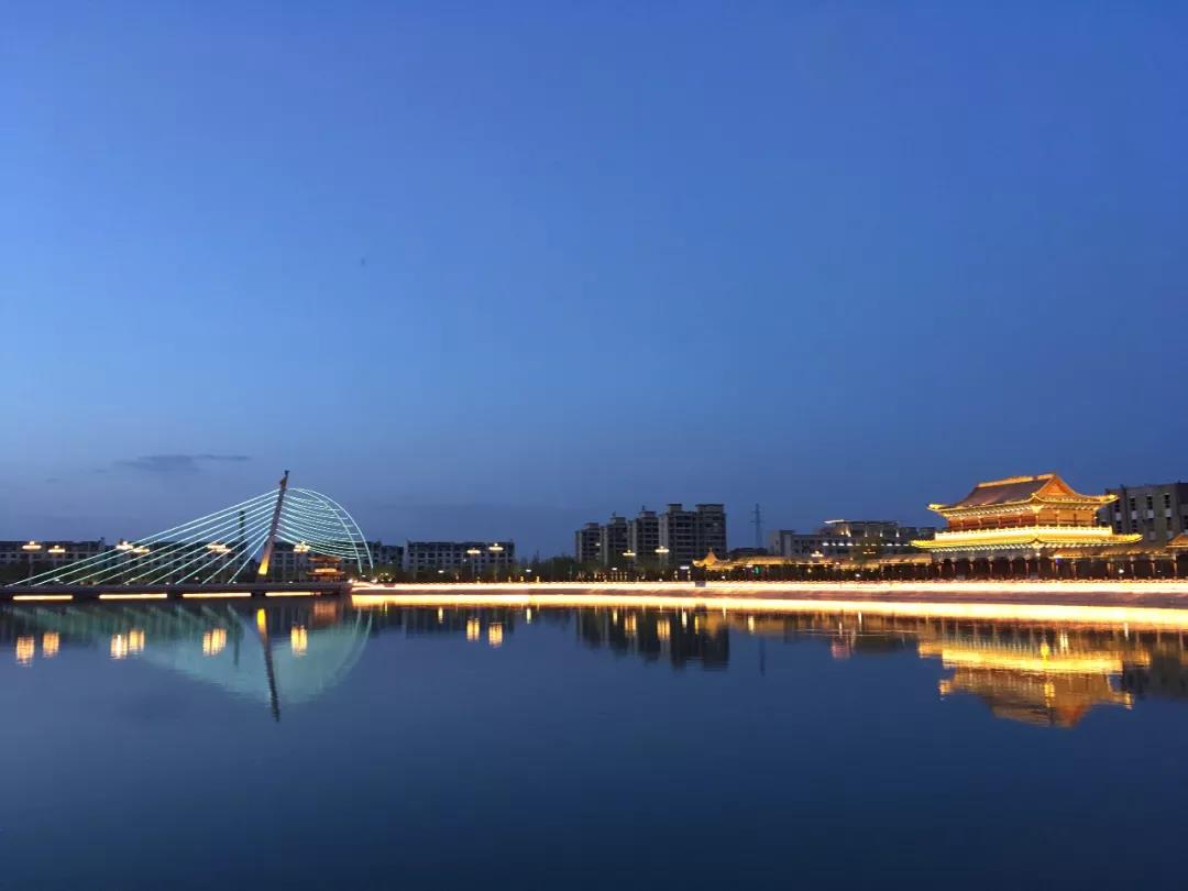 玉门:才十万人口的西北小县城怎么玩的起灯光