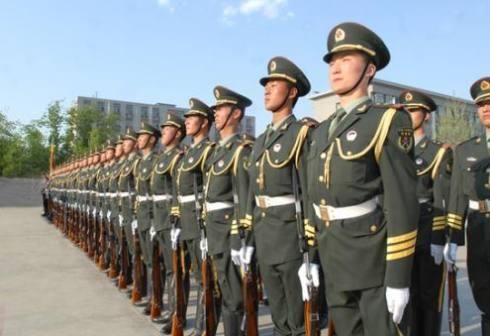 2018年最新军人转业新规,将转业的军官幸福了