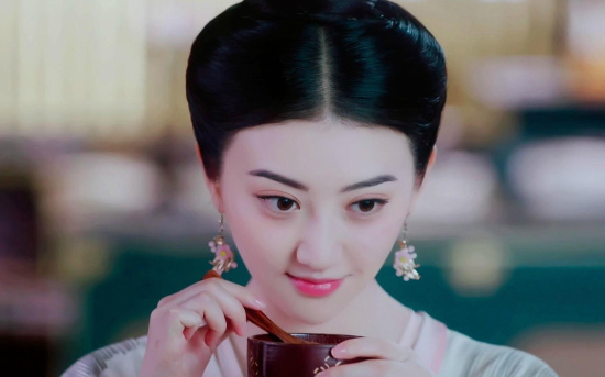 景甜旧照系单眼皮现在欧式大外双 哪些女星眼睛变化大 景甜旧照系单眼皮现在欧式大外双 哪些女星眼睛变化大