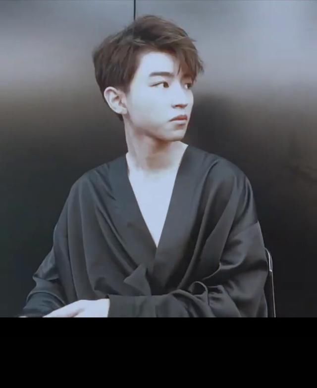 喜欢蓝色的不漏少年王俊凯,王不漏是真的一点