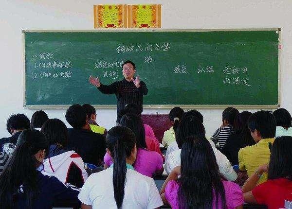 考公务员最占优势的三类专业,考上就有金饭碗