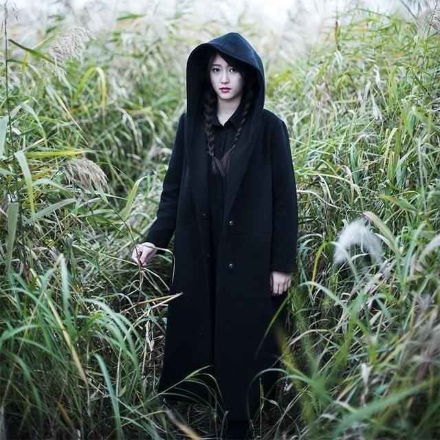 刘亦菲纱裙穿搭火了,陈慧琳的塑料高跟鞋加上