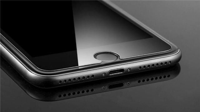 手机有必要贴钢化膜吗?你可能白花了钱,还伤了